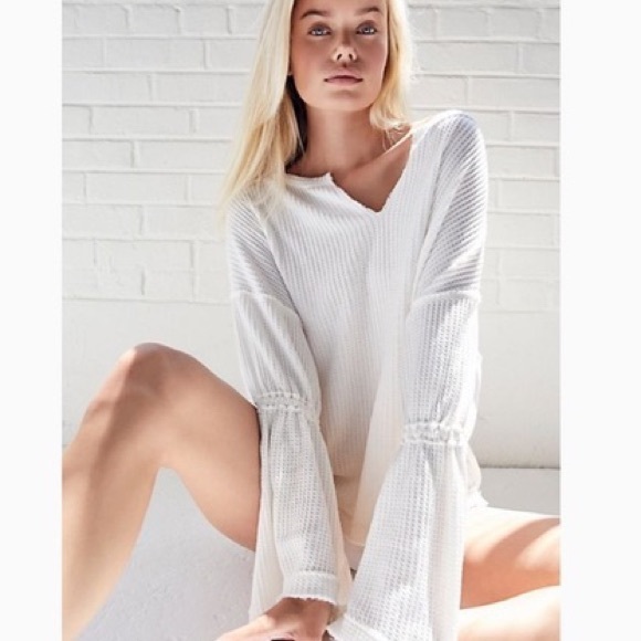 Free People Tops - ⭐️Free People White Dalia Bell Sleeve Top⭐️